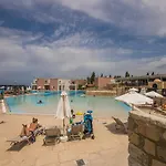 Atlantica Akteon מלון דירות Klorakas