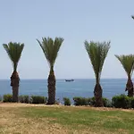 Atlantica Akteon מלון דירות