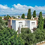 Atlantica Akteon מלון דירות 4*