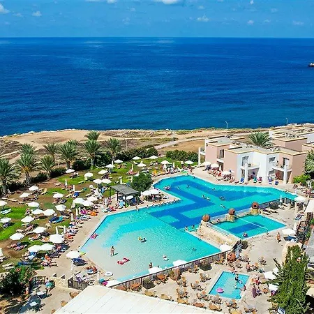 Akteon Village Lägenhetshotell 4*