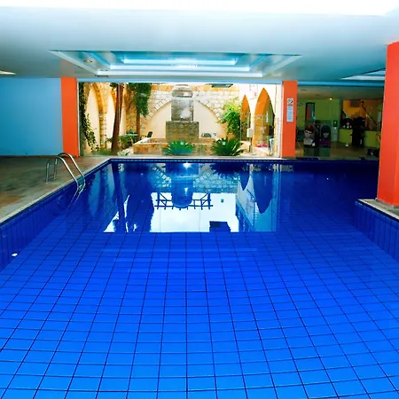Atlantica Akteon 公寓式酒店 4*