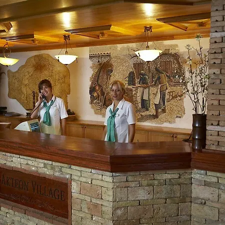 Lägenhetshotell Akteon Village 4*