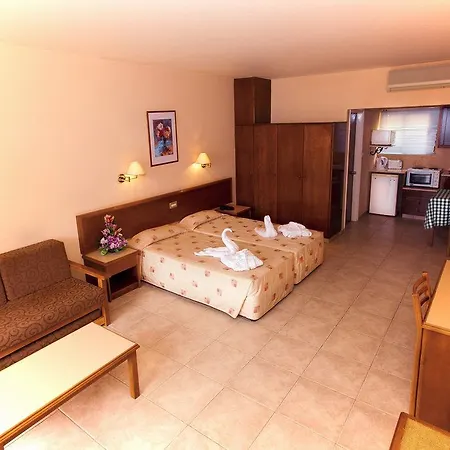 Lägenhetshotell Akteon Village 4*