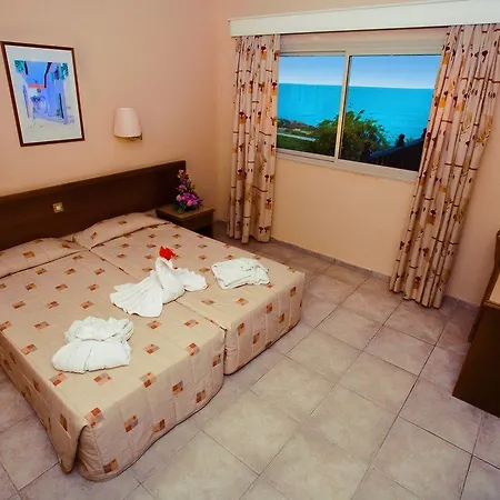 Akteon Village 4* Klorakas