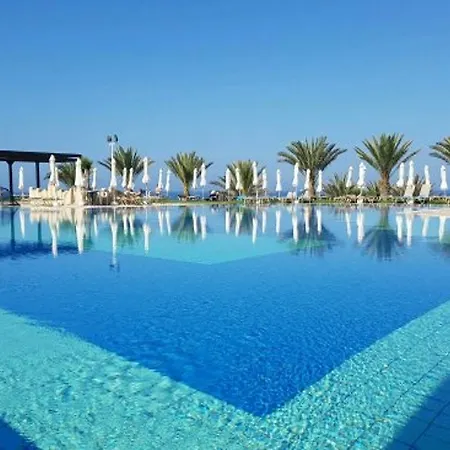 Akteon Village Lägenhetshotell 4*